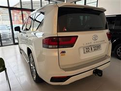 تۆیۆتا لاند کروزەر